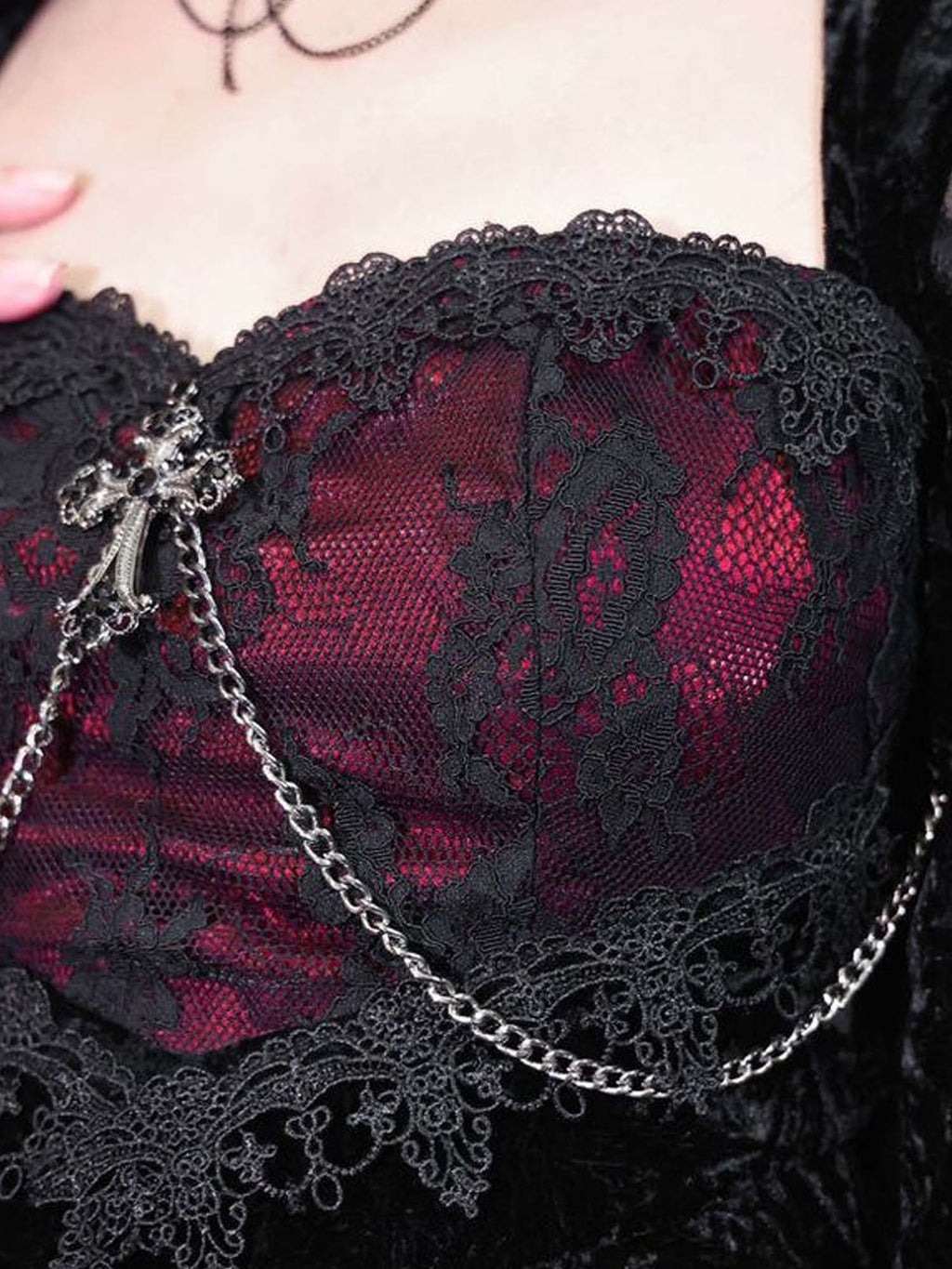 Dark Style Hip-Hugging Slit Lace Sleeve Dress