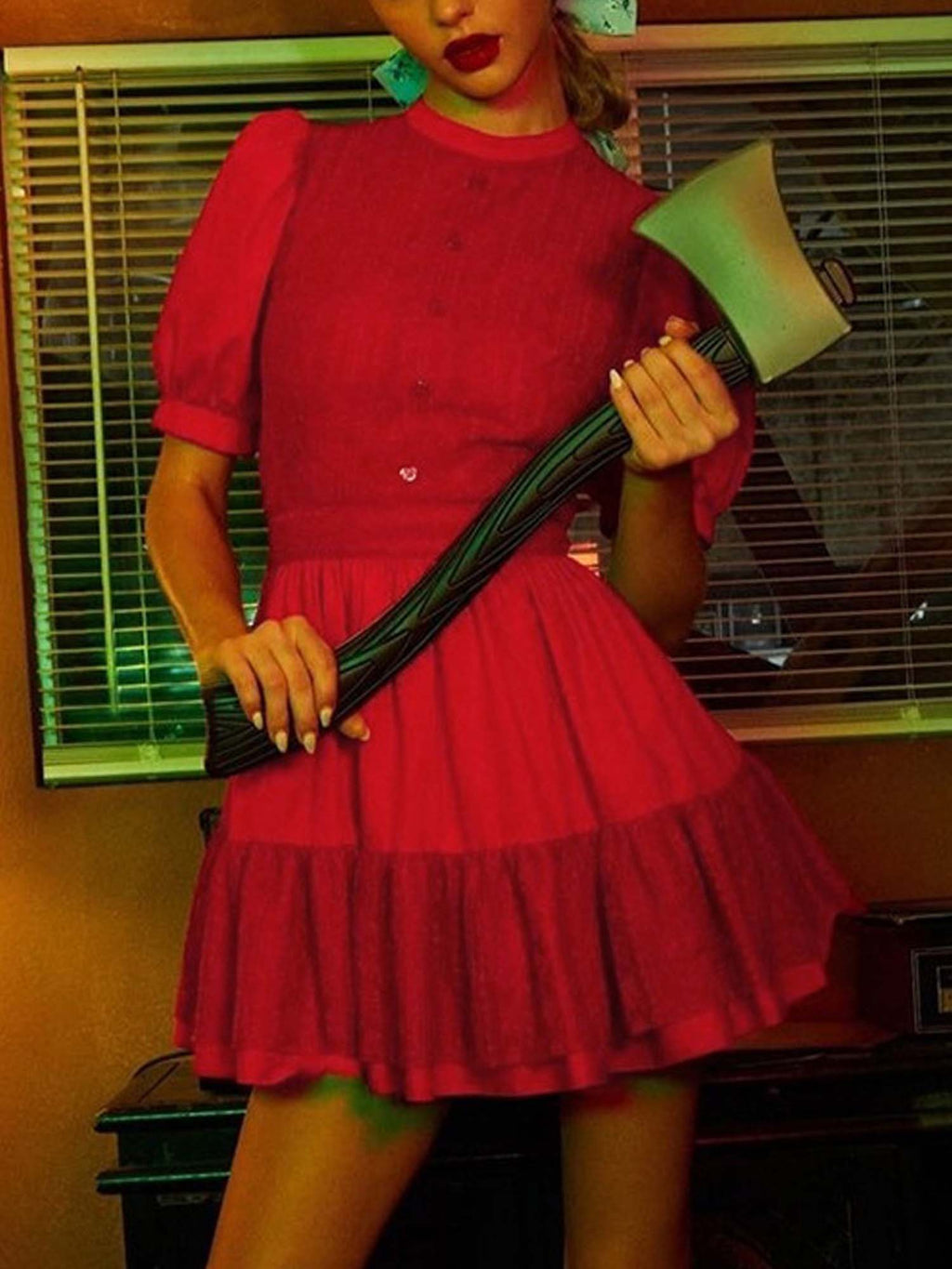 Halloween Klassische Horror Figur Pearls Rotes Kleid